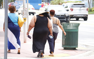 Obesitas: oorzaken, gevolgen en mogelijke behandelingen.